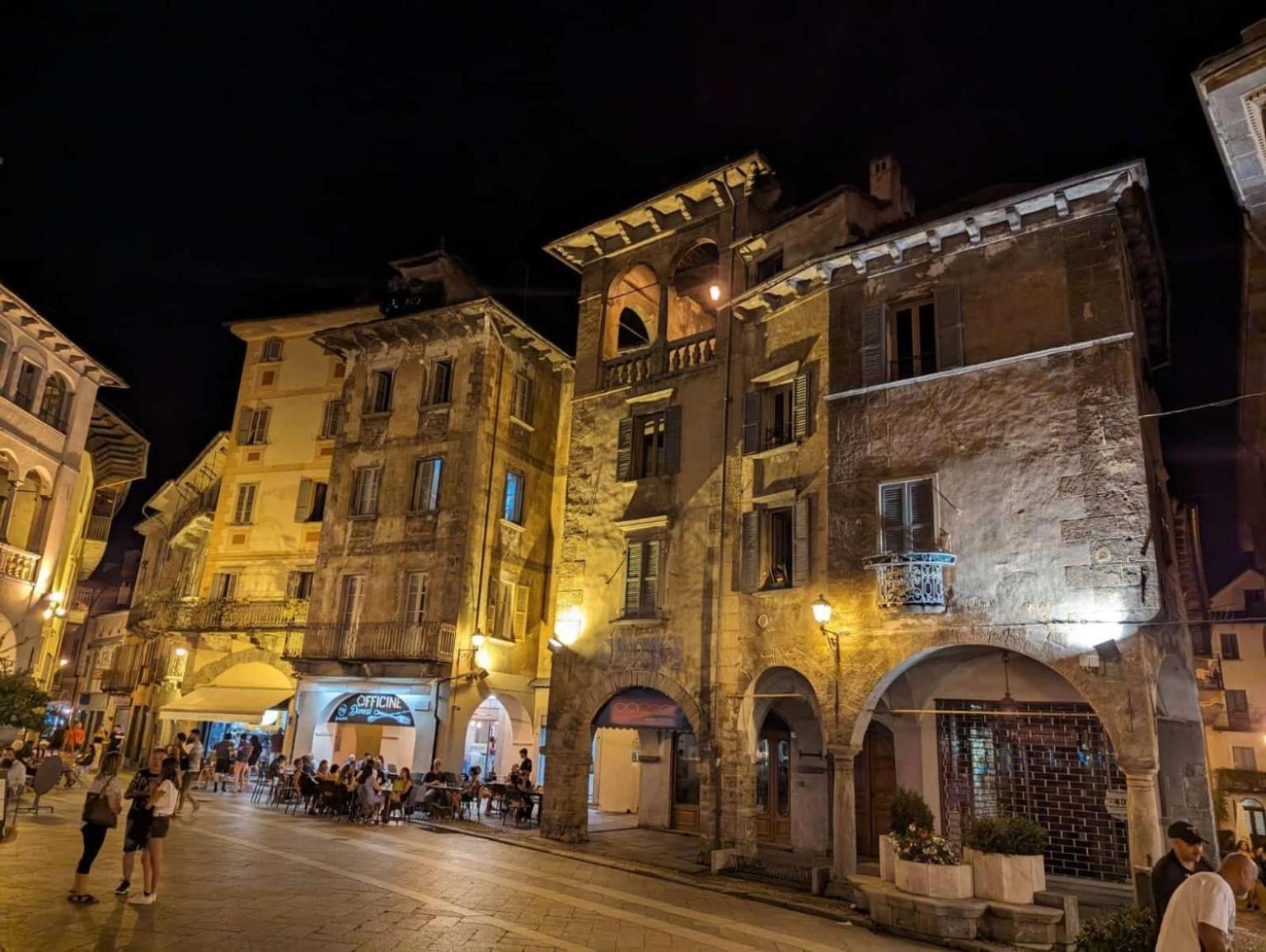 Casa Dell'Edera - Holiday Apartment In Domodossola Buitenkant foto